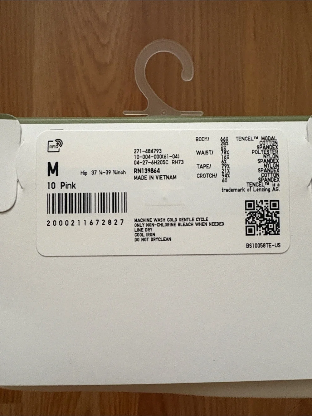 Uniqlo new tag