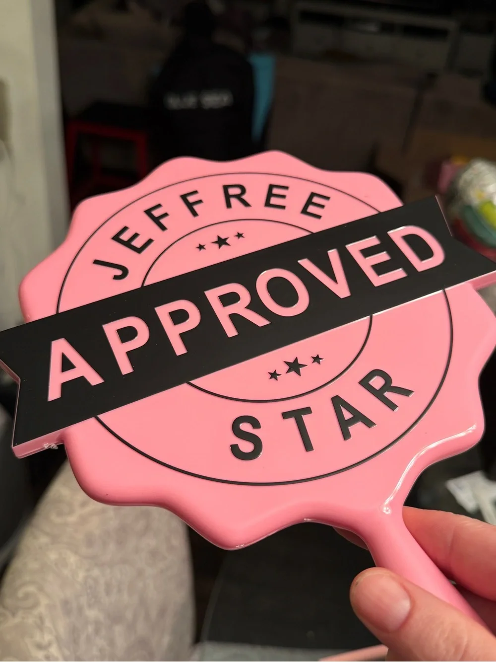 Jeffree Star bright pink