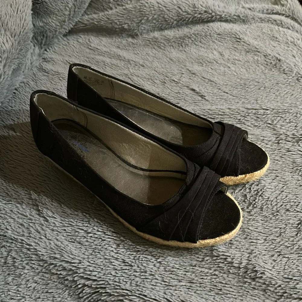 LifeStride Black Espadrille Flats with Natural Jute Trim