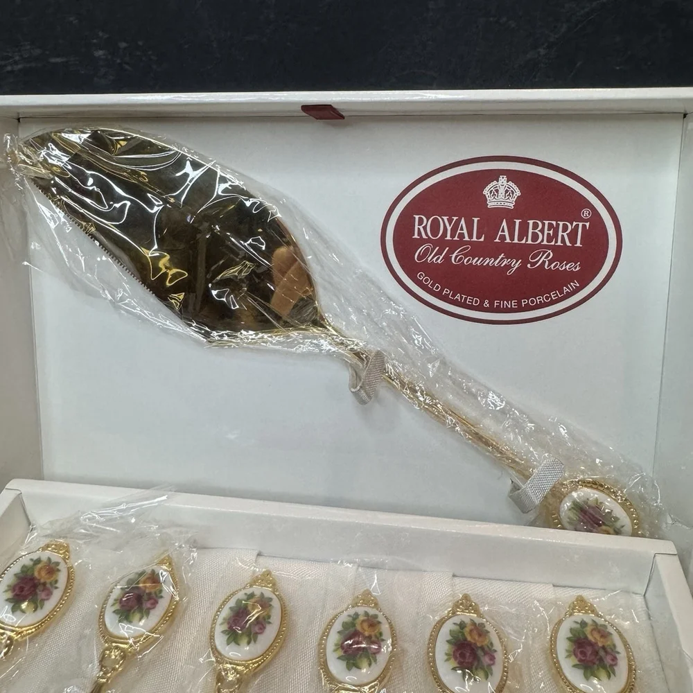 Royal Albert vintage new