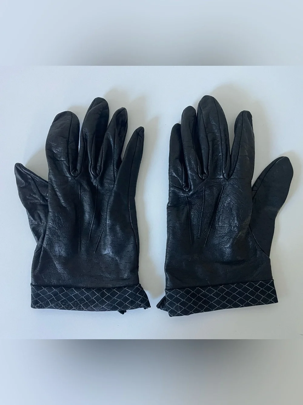 Women’s Black Leather Gloves (small)