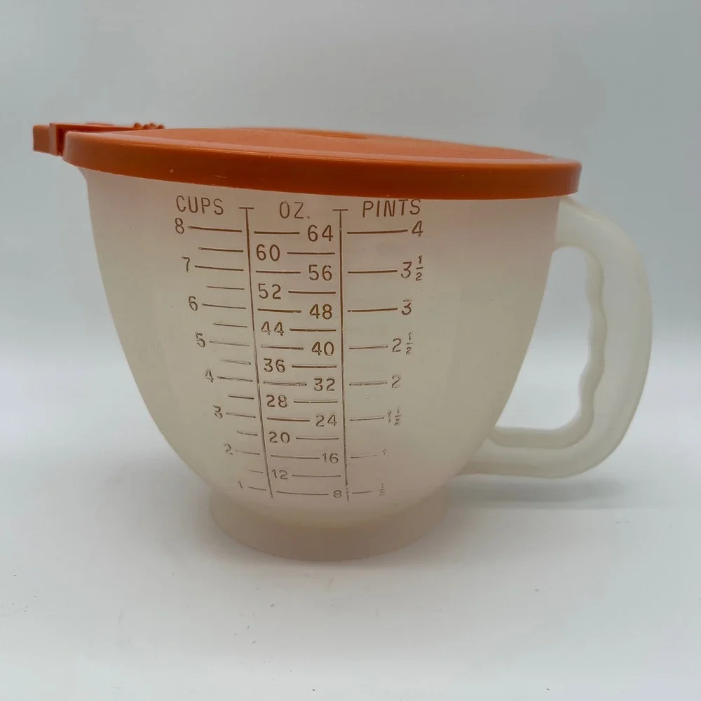 Tupperware vintage mixing