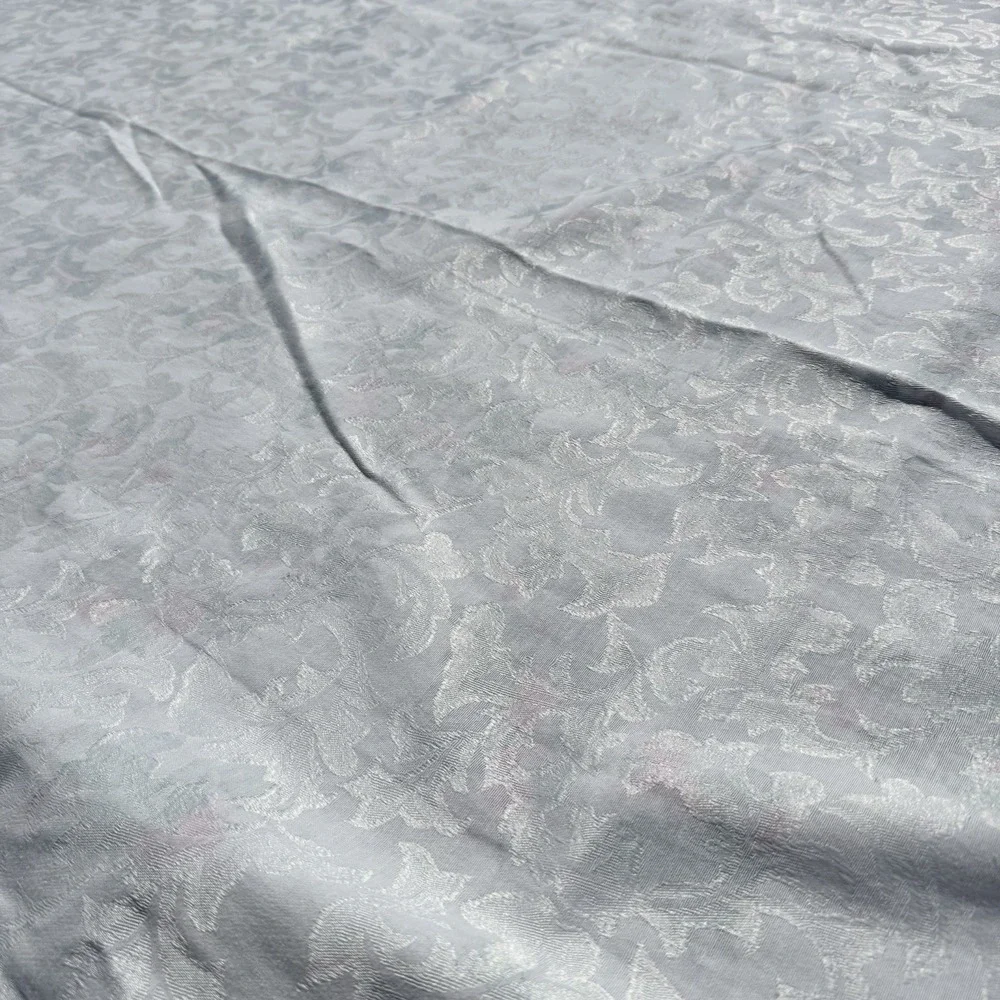 The Unbranded Brand giving measurements stains