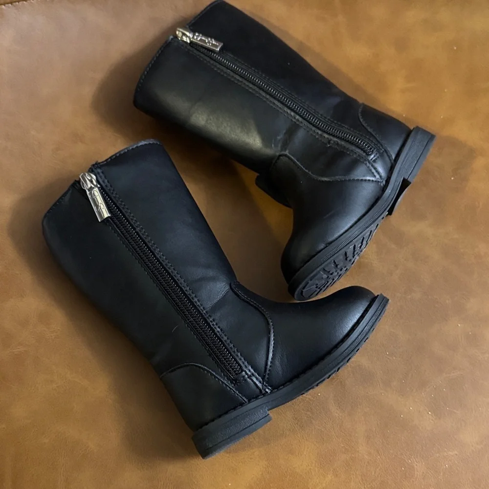 Jessica Simpson stylish black