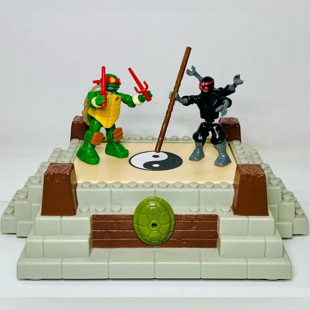 Mega Bloks includes *vintage