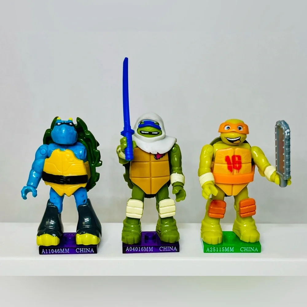 Mega Bloks includes *vintage