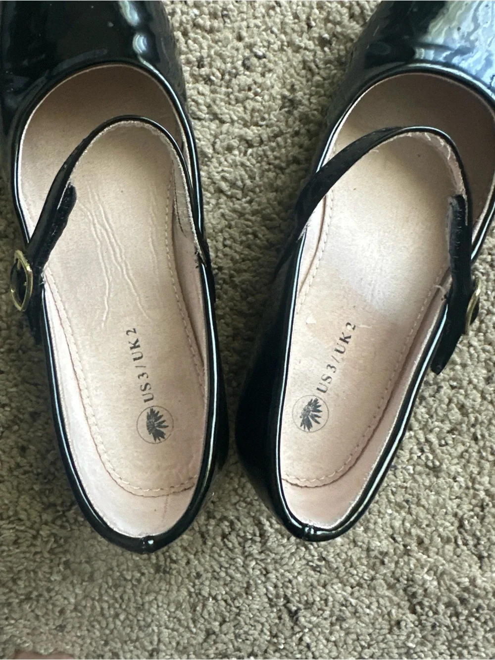 Shoeslocker sleek black
