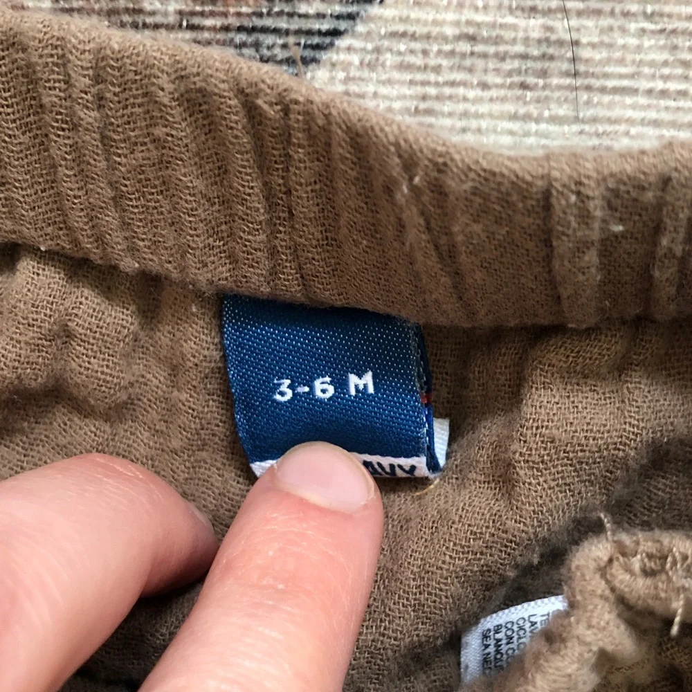 Old Navy size 6m