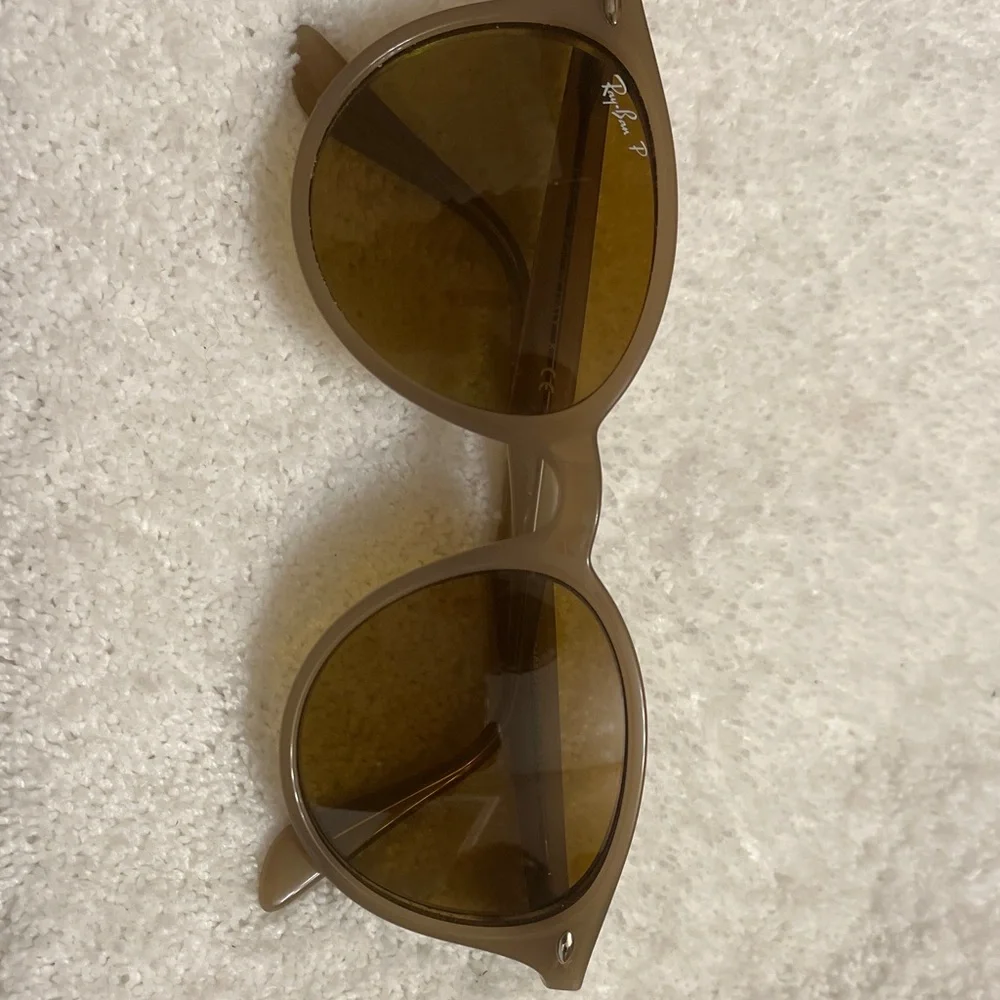 Ray-Ban casual excellent