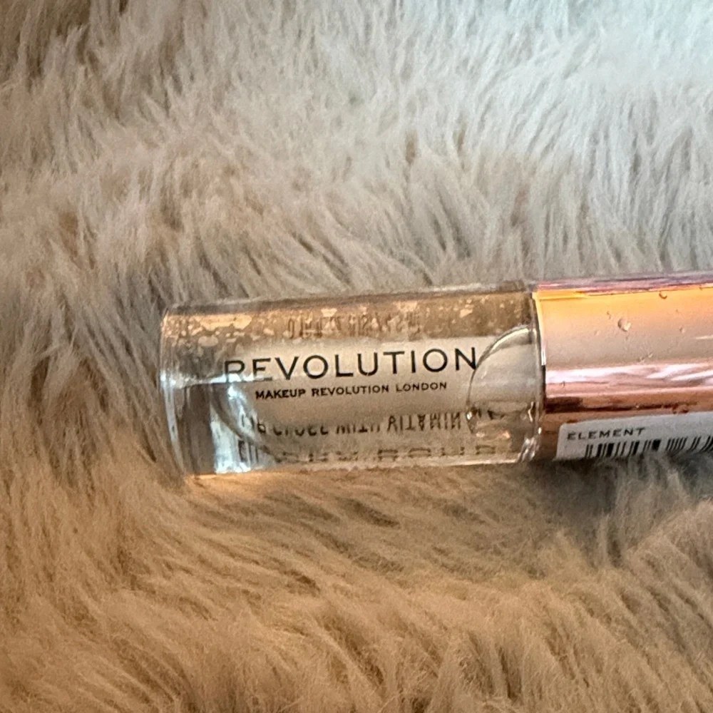 Makeup Revolution clear gloss
