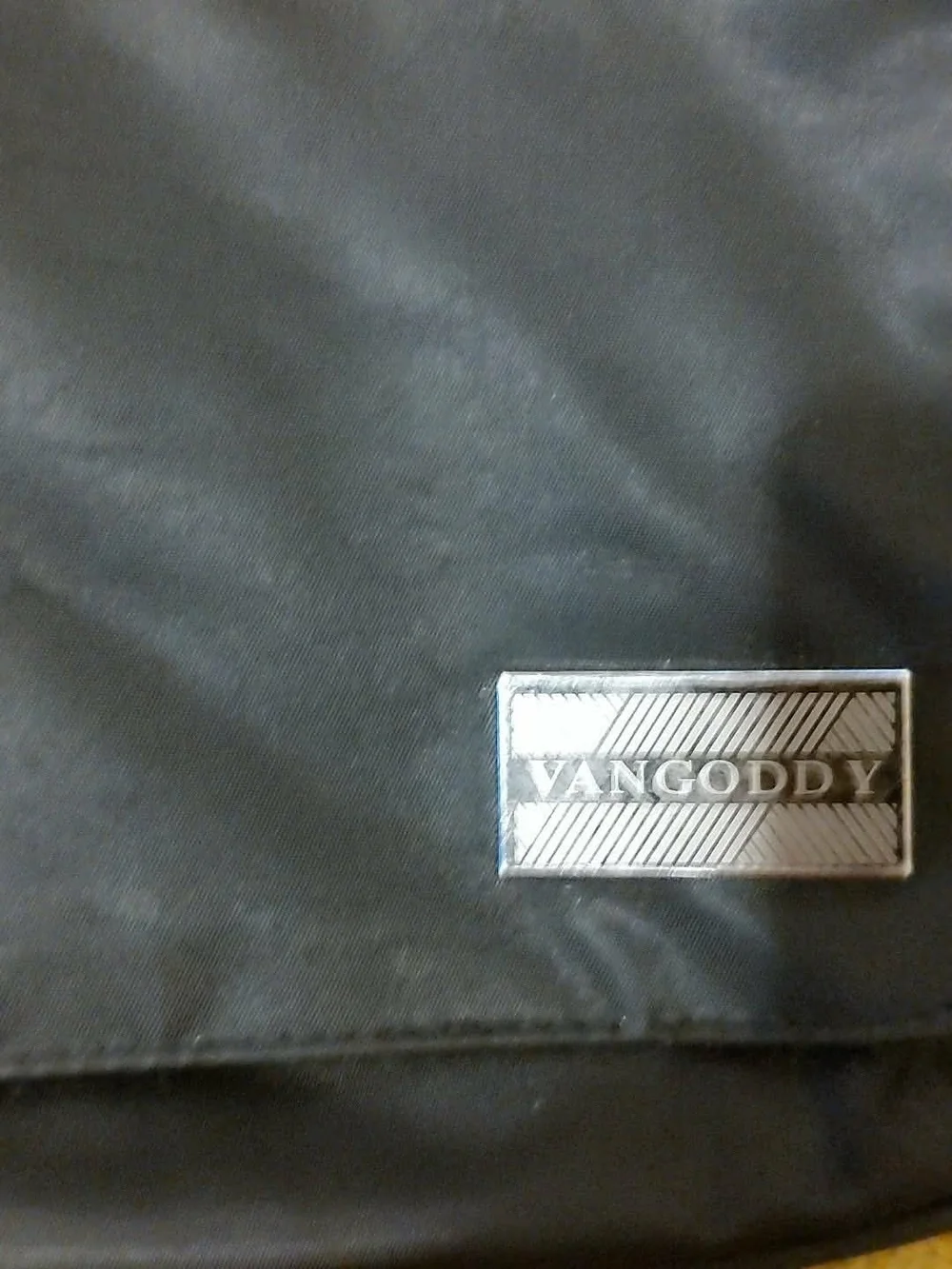 vangoddy black messenger