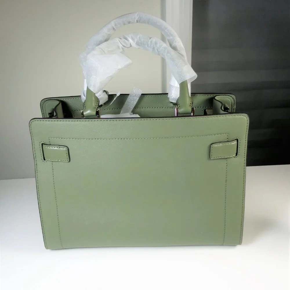 Michael Kors disclaimer color