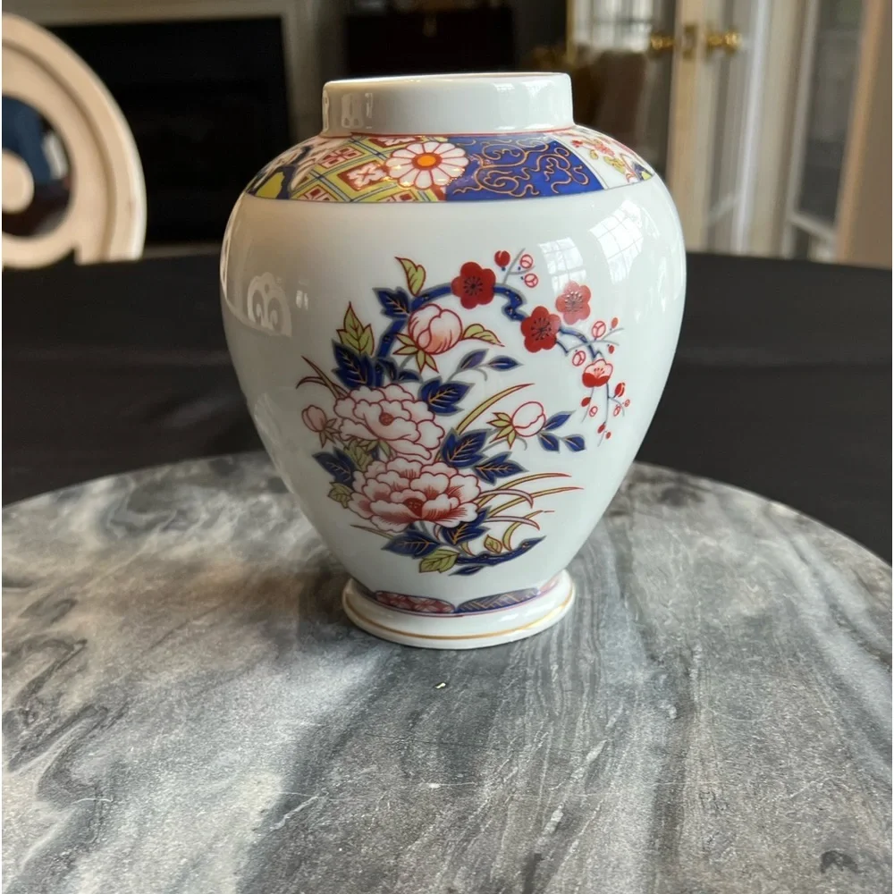 Vintage Japanese Old Imari Porcelain Fancy‎ Flower Bud Vase Or Urn 6