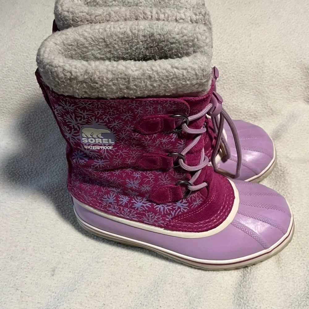 Sorel sturdy lace