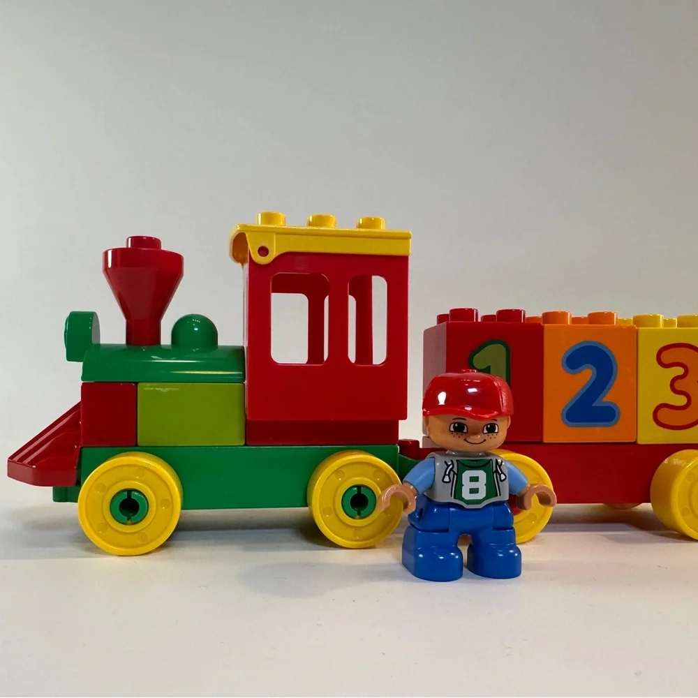 Lego comes pieces