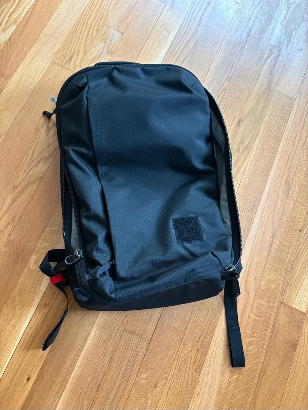 Evergoods CPL24 with glow in the dark zipper pull
