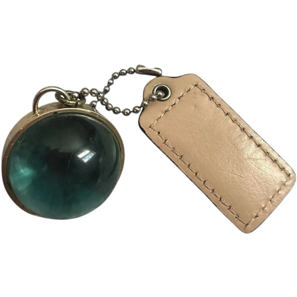 Coach inscription “coach tone
