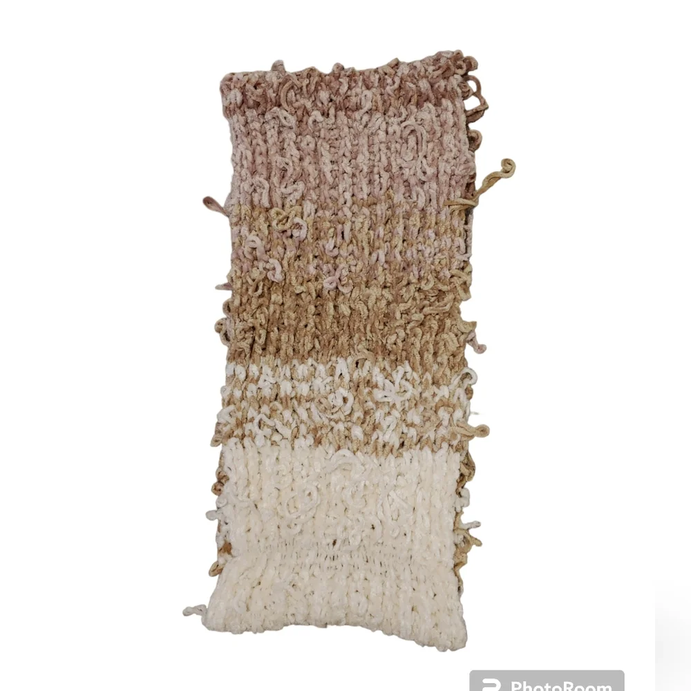 Handknit scarf cream