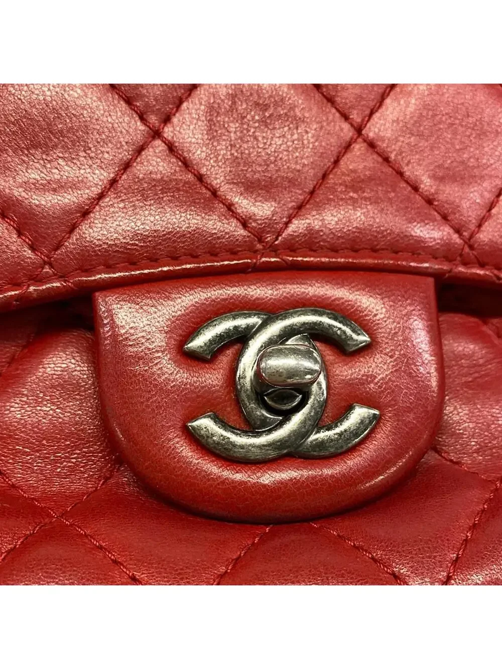 CHANEL elevate your