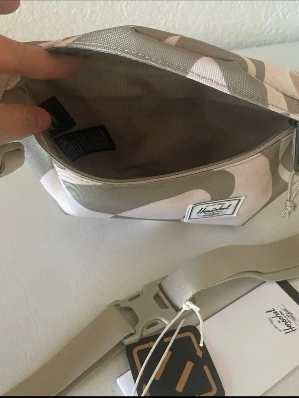 Herschel Supply Co. unisex nwt