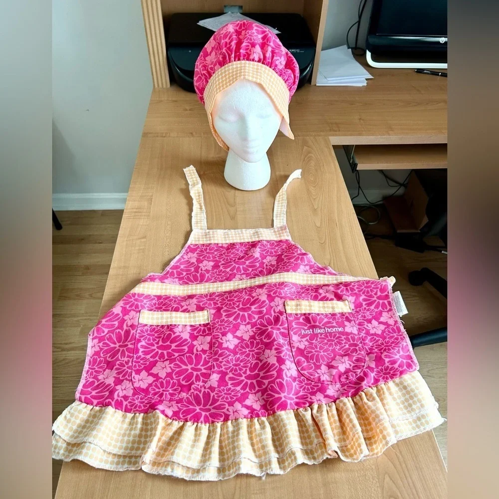 Toys r us Apron & hat set just like home bakers outfit dress up costume toys