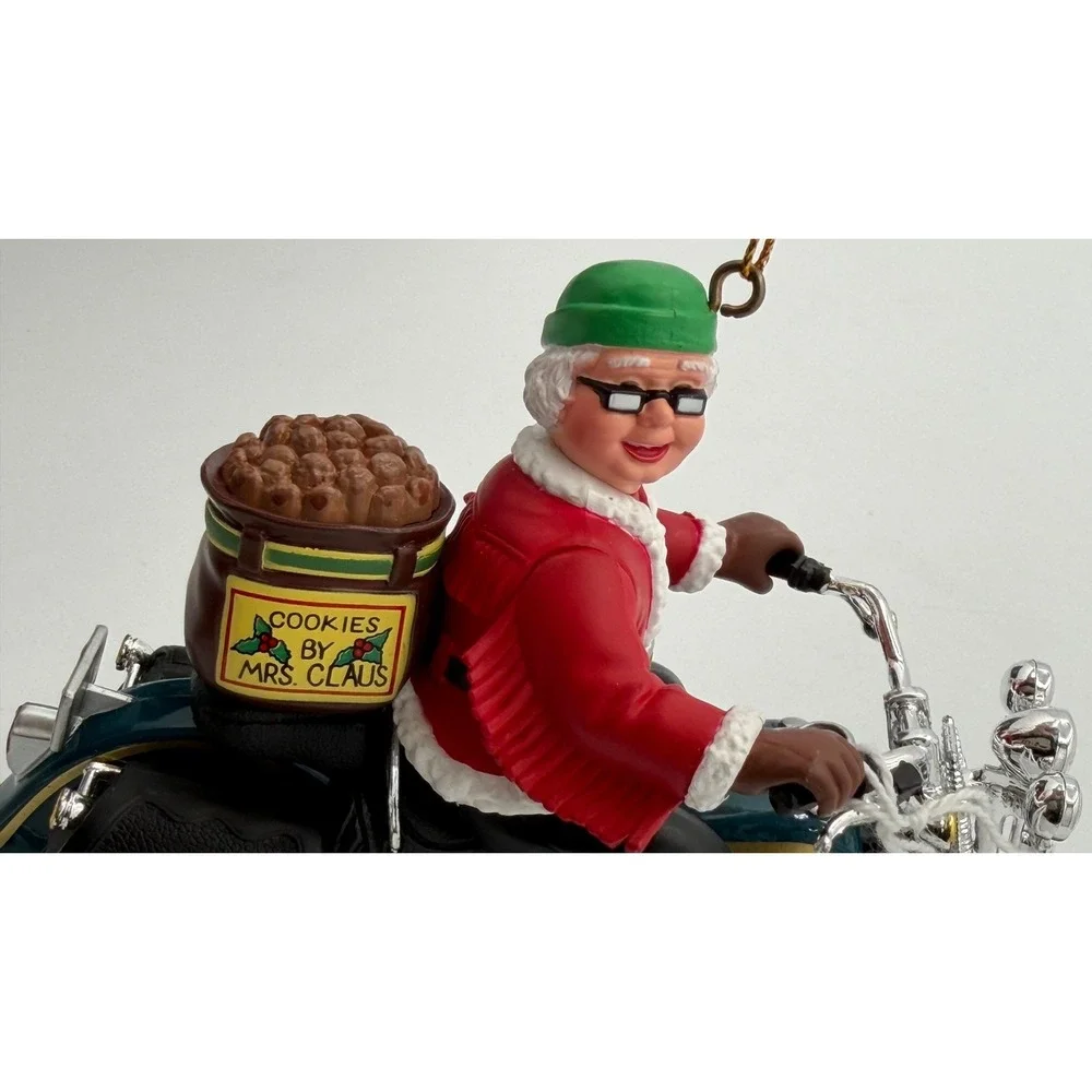 Harley-Davidson Mrs Claus Queen of the Highway Ornament 1999 FLSTS Teal‎