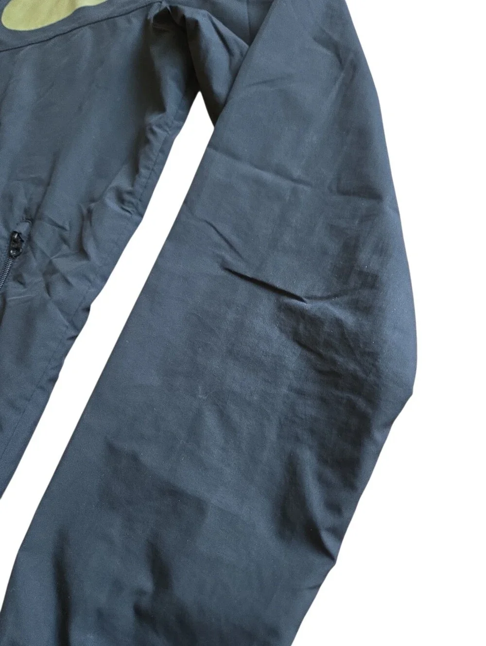 Nike windbreaker attached