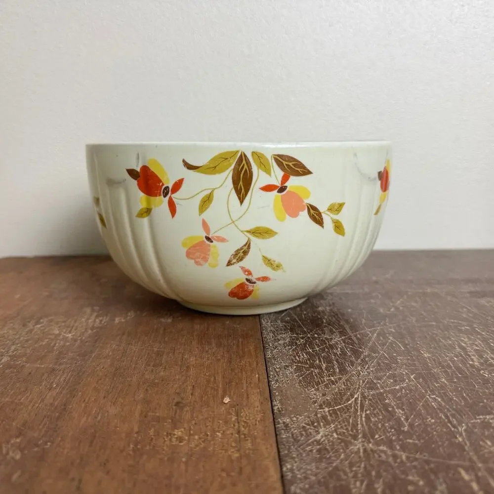 Hall's Superior Kitchenware Mary‎ Dunbar Fall Jewel Tea Autumn Leaf Bowl Uranium