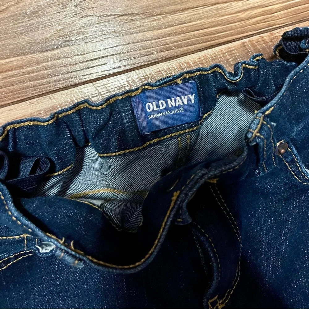 Old Navy sleek modern