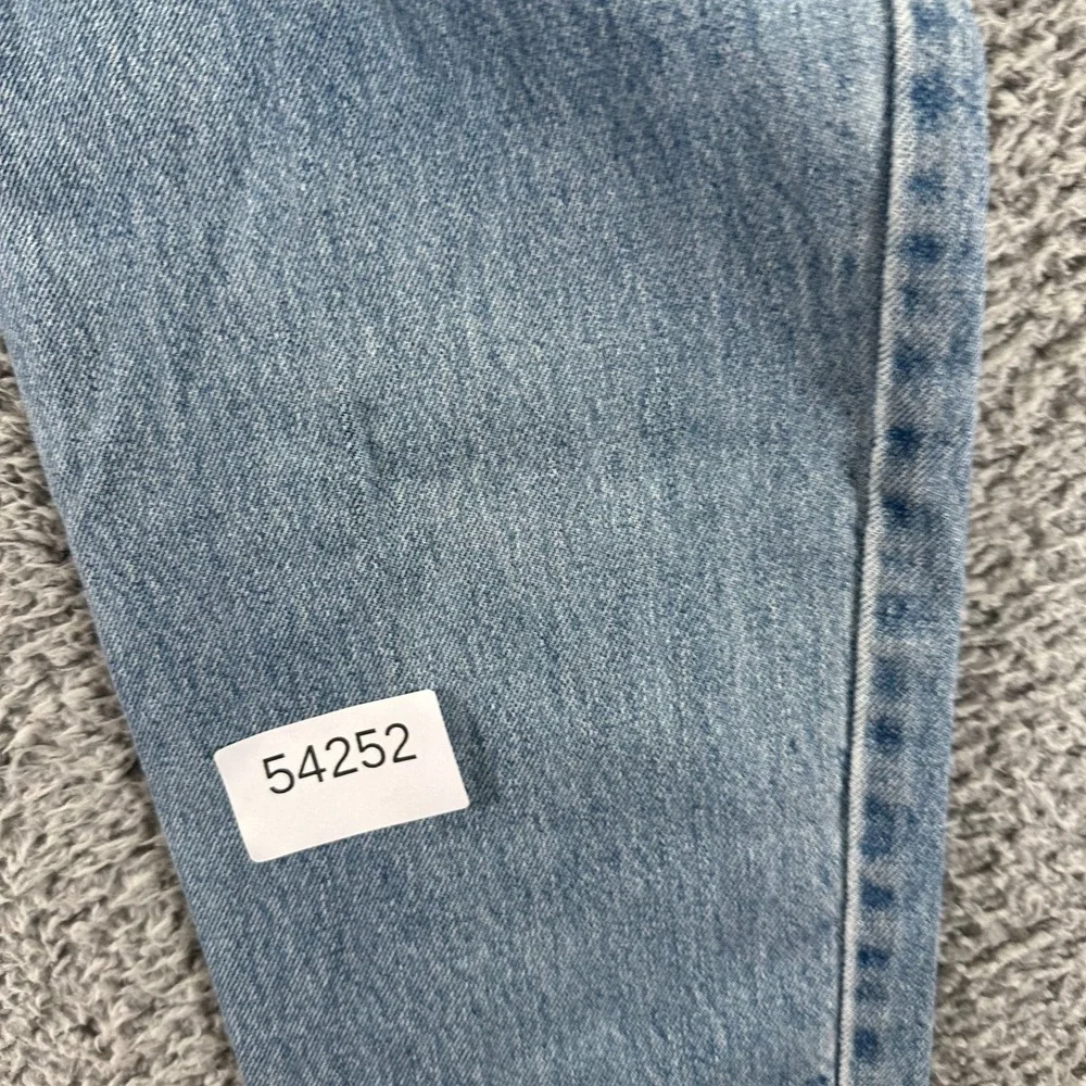 Levis before purchasing