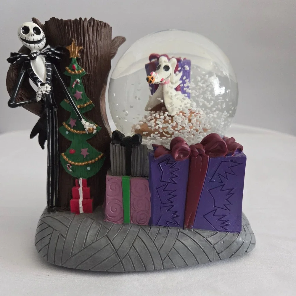 Disney tree skellington