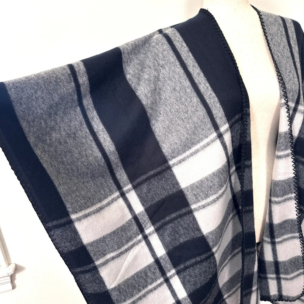 Woolrich plaid poncho