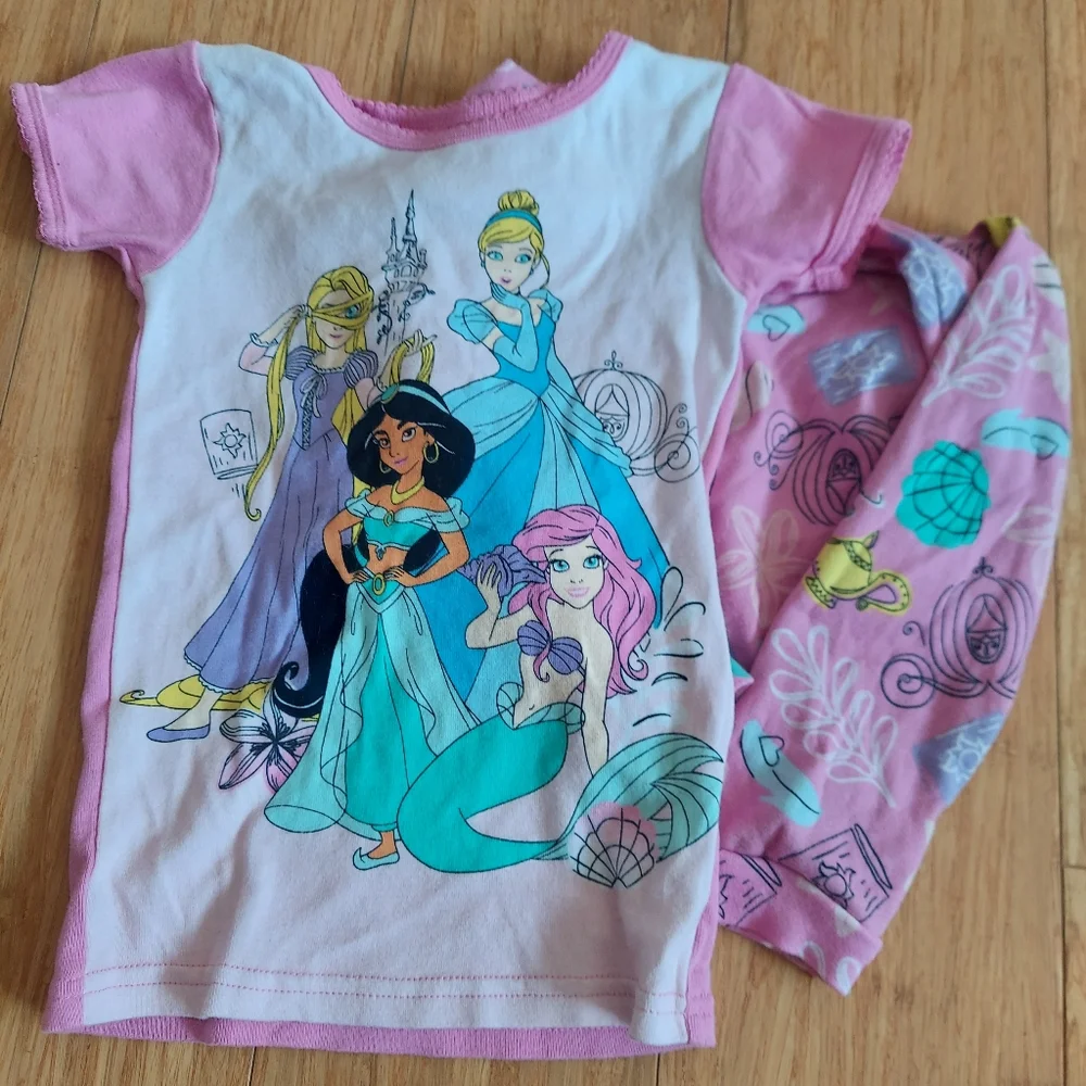 ⭐️5/$30 Disney Princess pajamas,  4T, pink