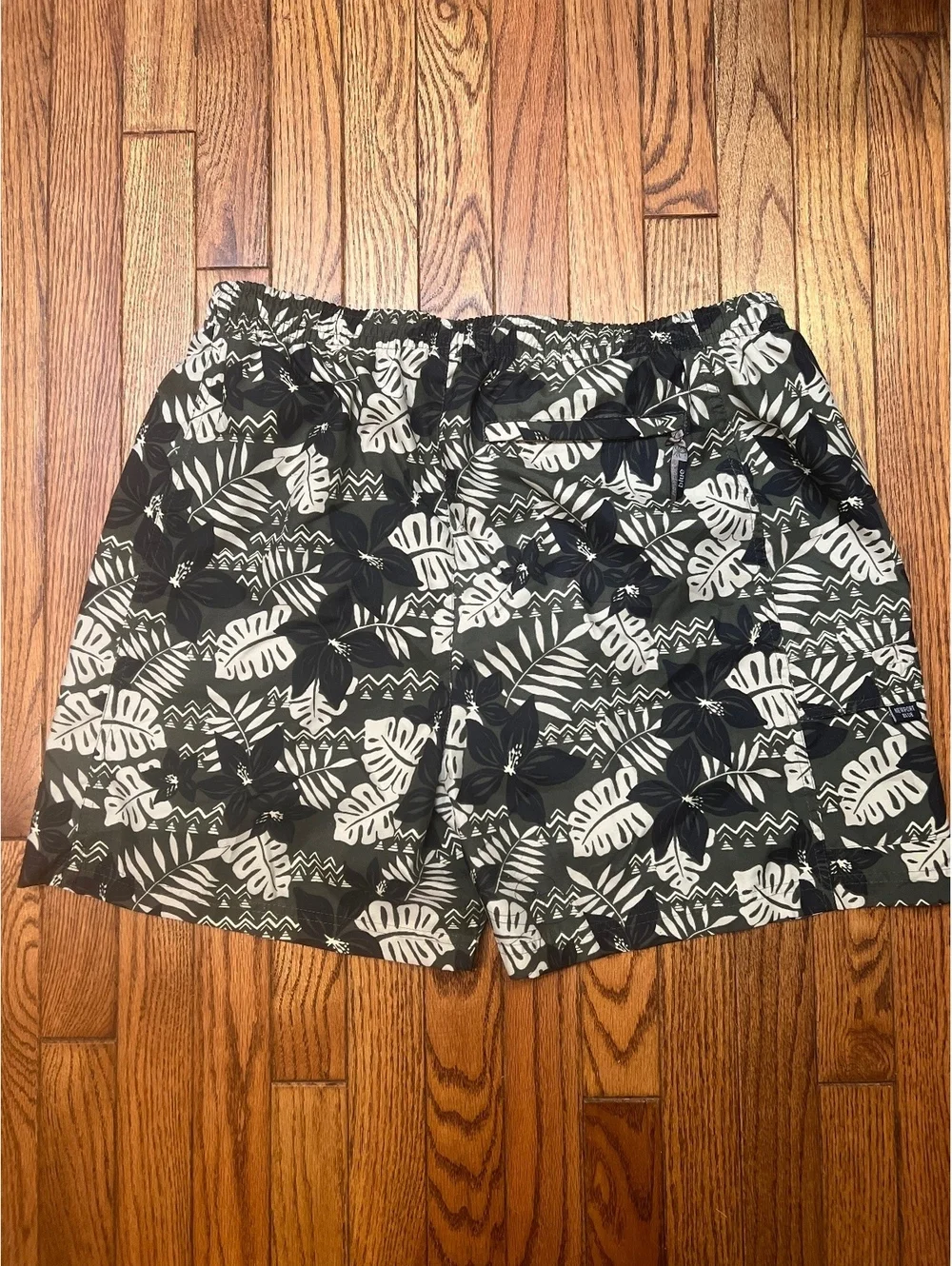 Newport Blue XL Men's Black and White Floral Swim Shorts