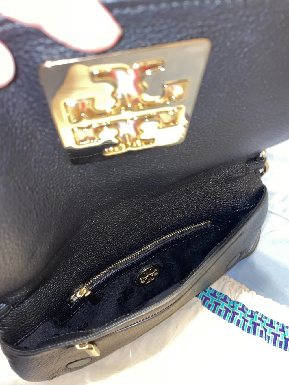 Tory Burch compact pebbled