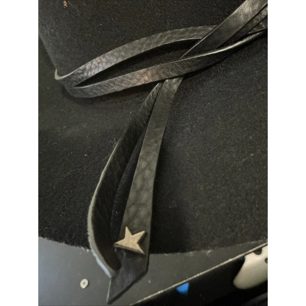 Golden Goose see pictures