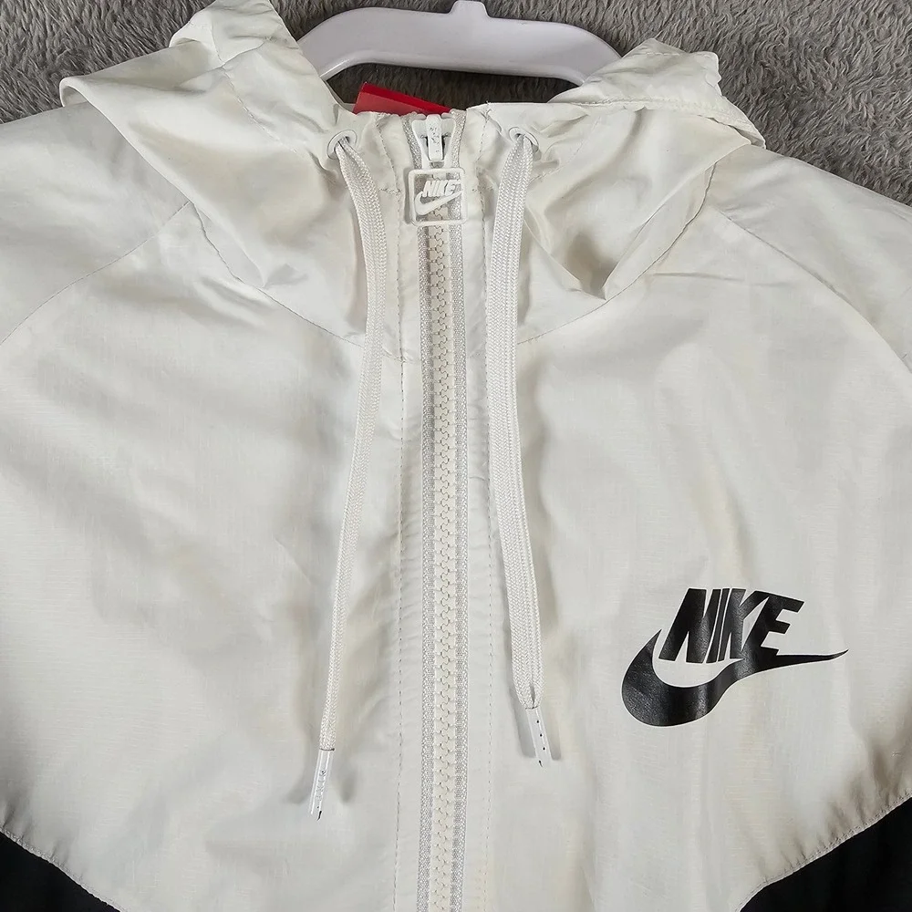 Nike windrunner hooded