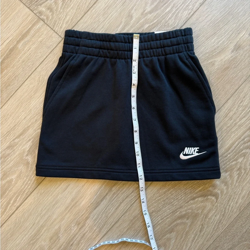 Nike Kids Girl’s Small Black Fleece Sportswear Skirt Athleisure Activewear NWT