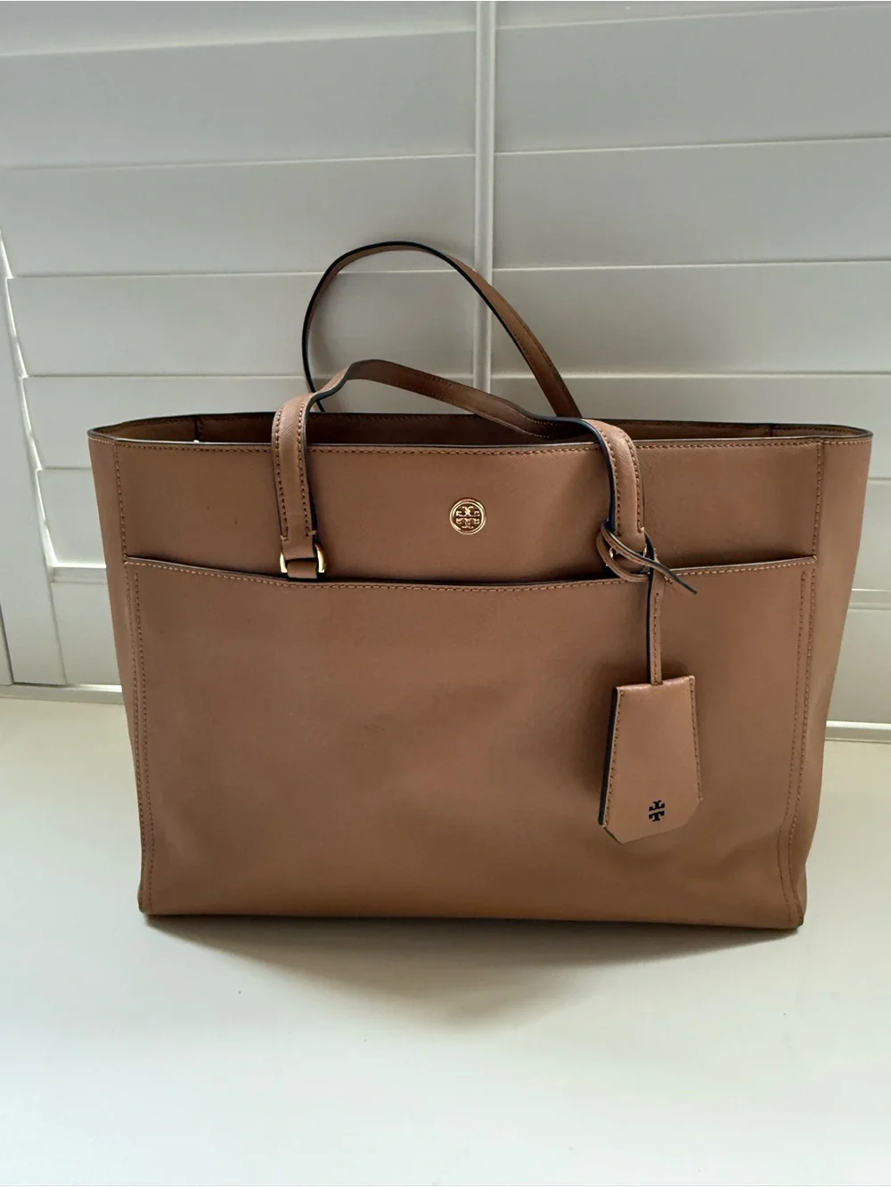 Classic Leather Tote Bag in Brown