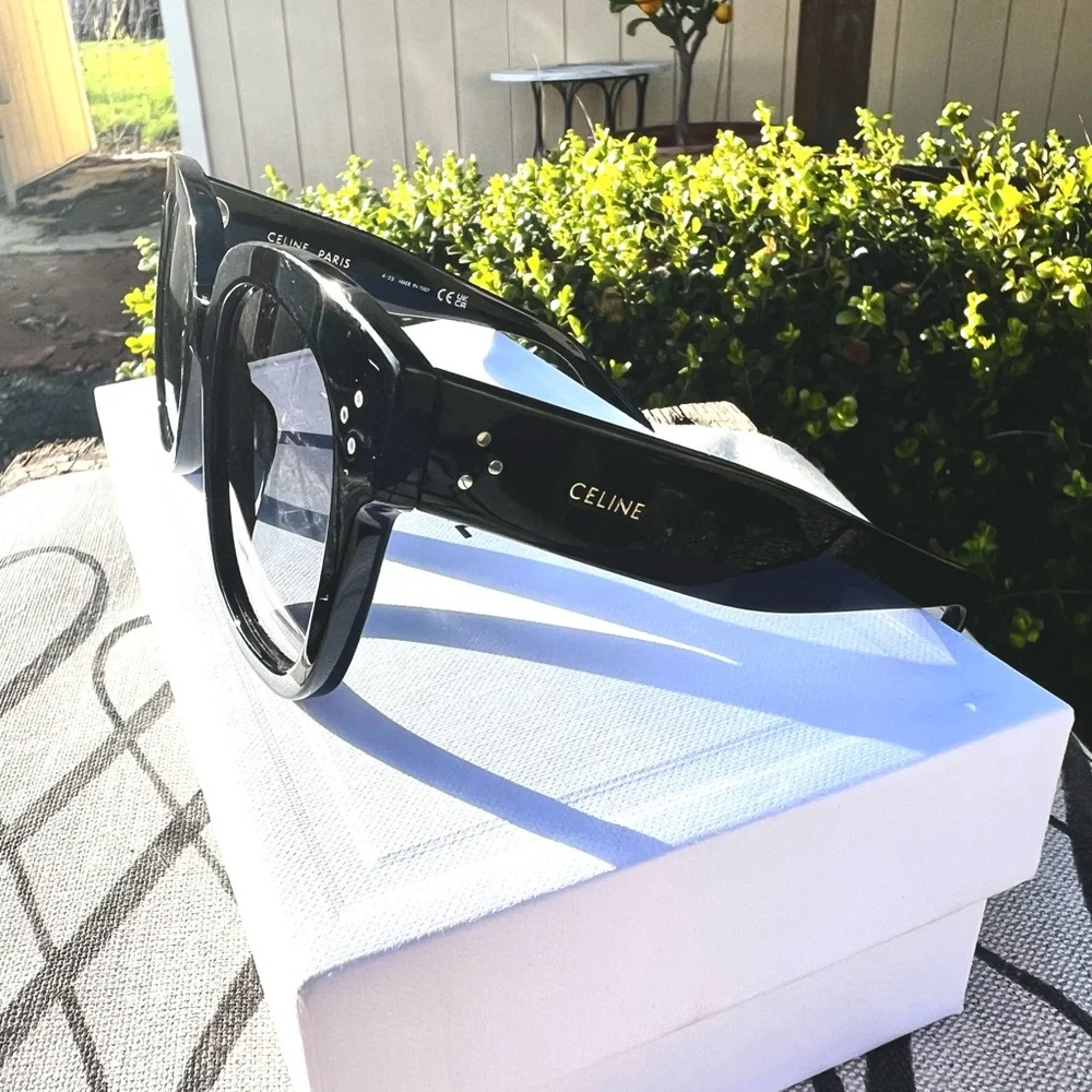 Celine 🦊 🕶️