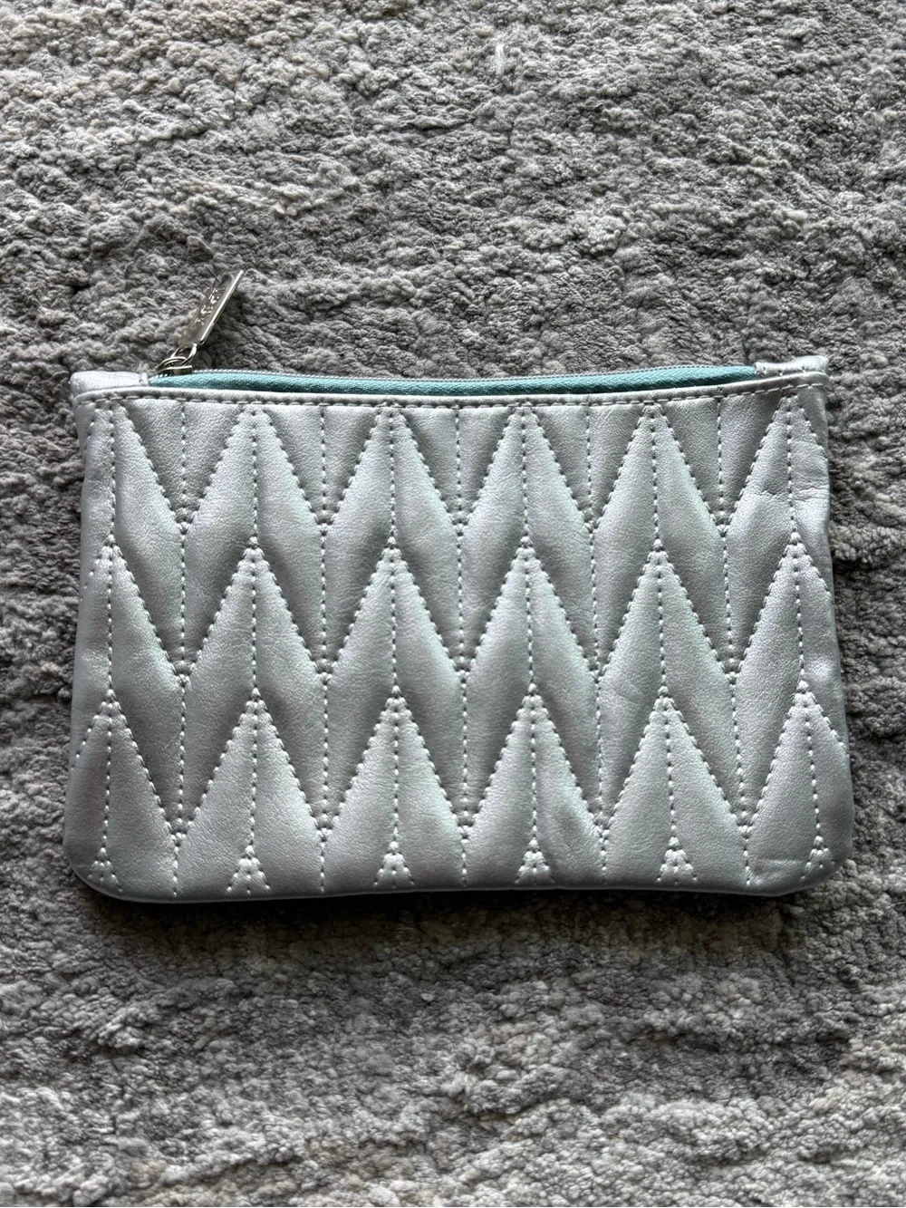 ipsy silver quilted