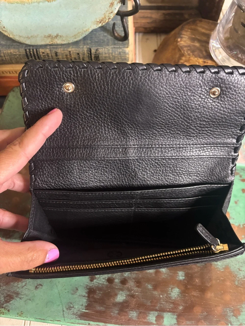 Tory Burch compact black
