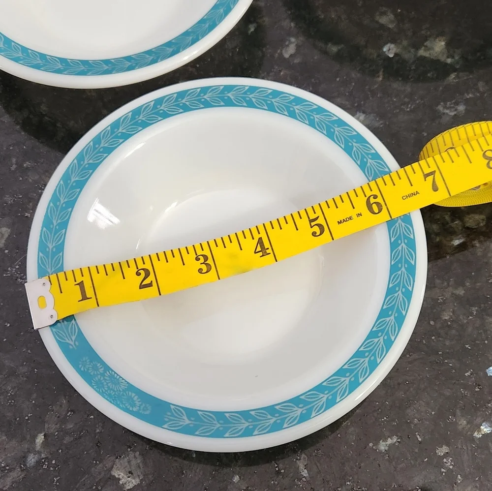 Pyrex vintage laurel