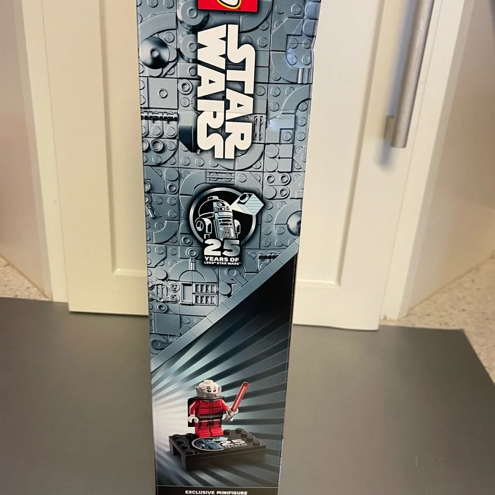 Lego build iconic