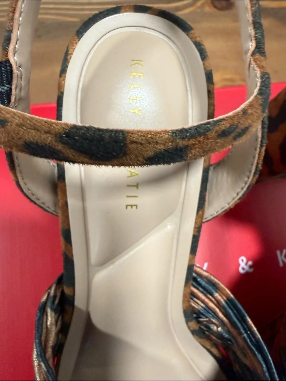 Kelly & Katie chic leopard