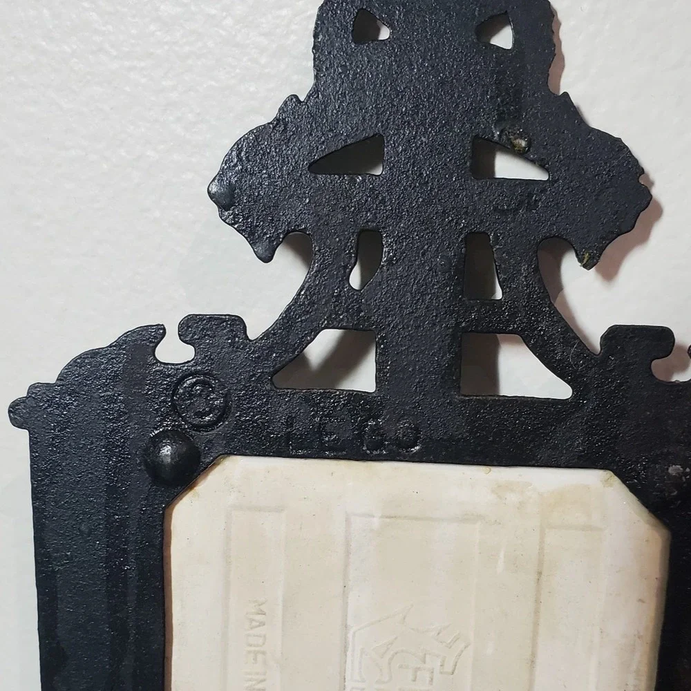 Vintage Cast Iron Ceramic Porcelain Trivet‎ Wall Hanging 1960's Lego Japan