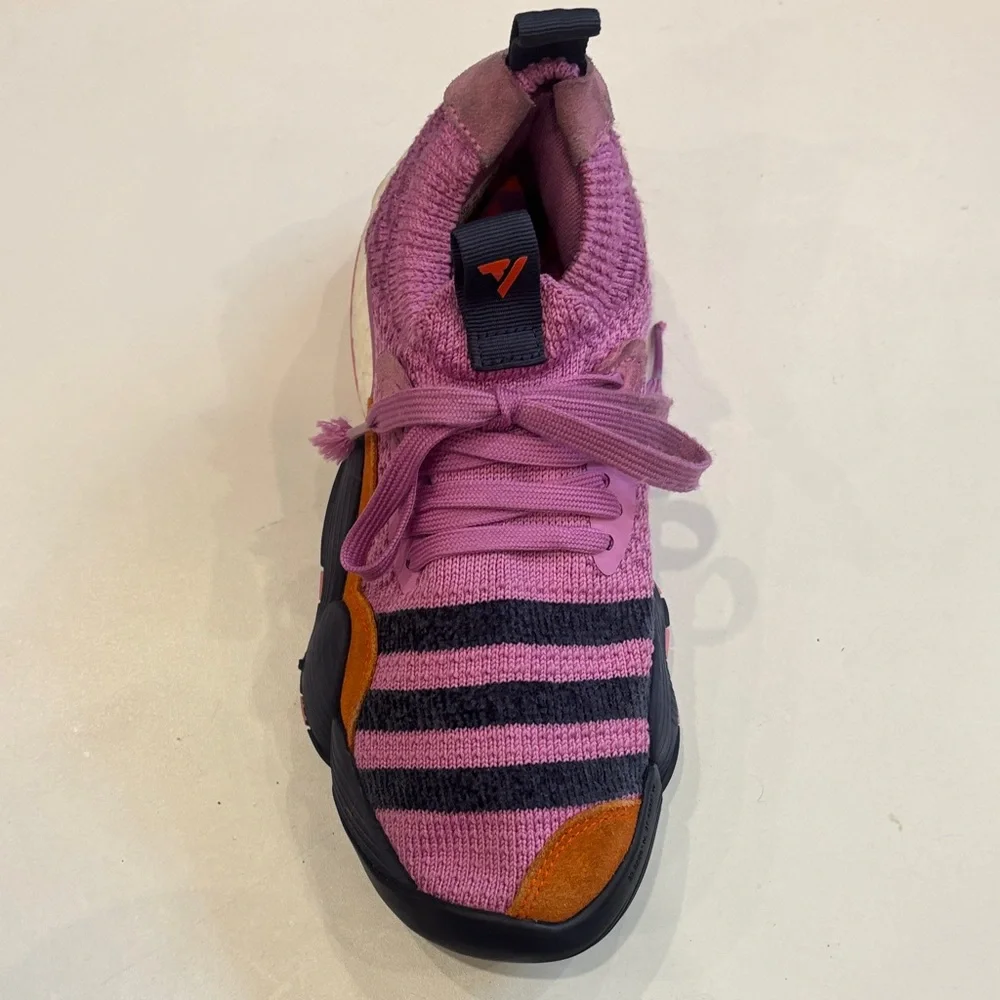 adidas eye catching