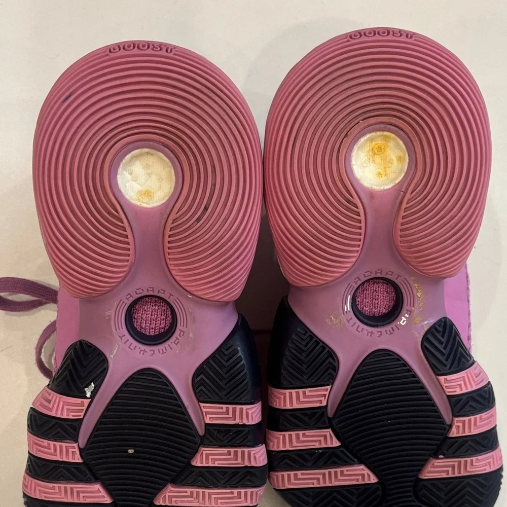 adidas eye catching