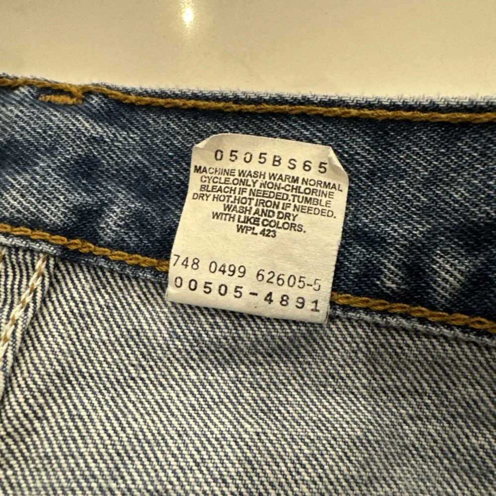Levis wear leg are