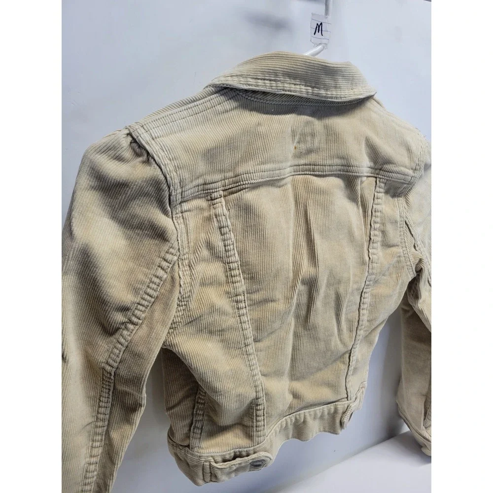 Abercrombie & Fitch layer up